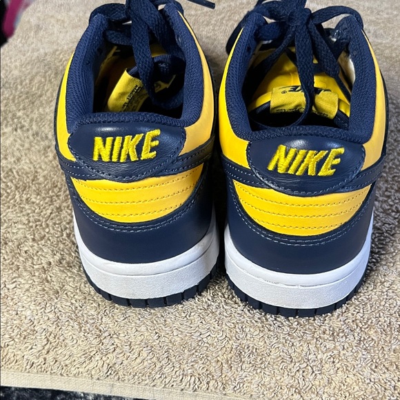 Nike Kids Shoes Yellow and Navy - Picture 4 of 13